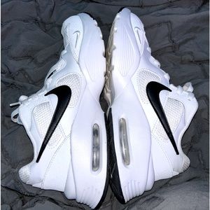 Women’s Size 10 AIR MAX FUSIONS